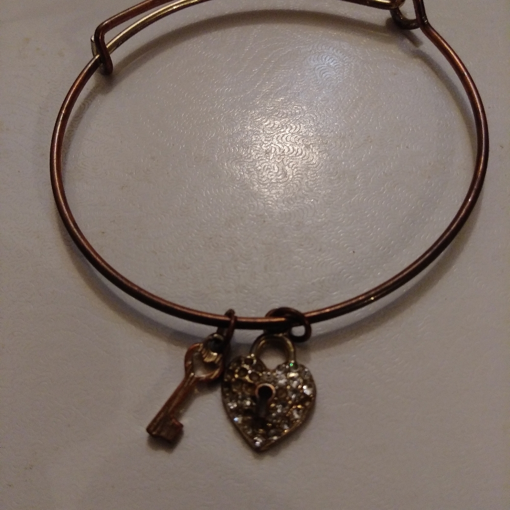 Copper Expandable "Key to my Heart" Bracelet